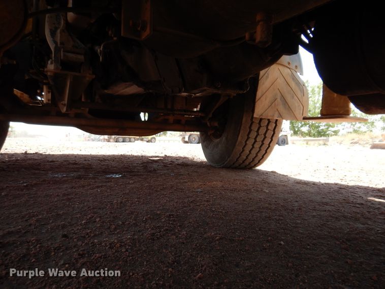 image for item IQ9629 2000 Mack MR688S  pump truck