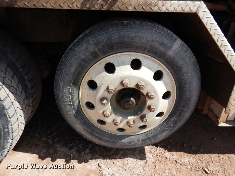 image for item IQ9629 2000 Mack MR688S  pump truck