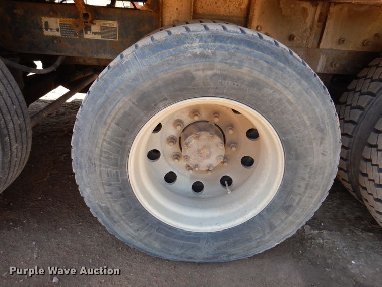 image for item IQ9629 2000 Mack MR688S  pump truck