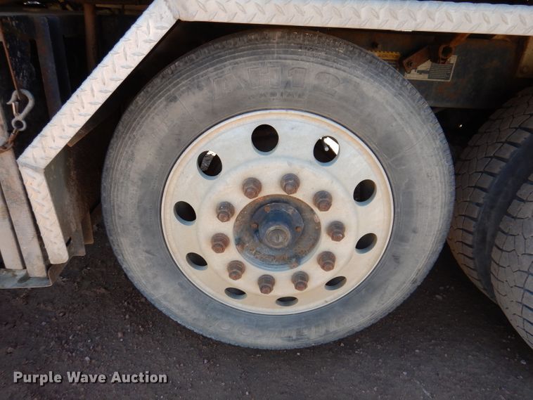 image for item IQ9629 2000 Mack MR688S  pump truck