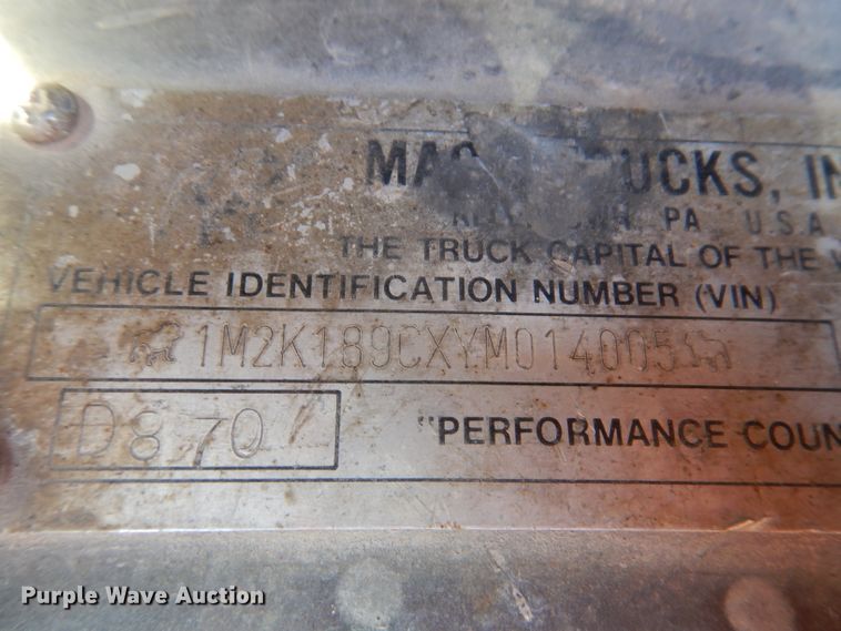 image for item IQ9629 2000 Mack MR688S  pump truck