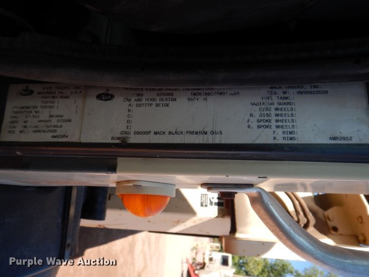 image for item IQ9629 2000 Mack MR688S  pump truck