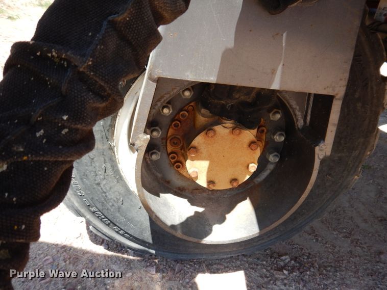 image for item IQ9632 Navigator 5500  forklift