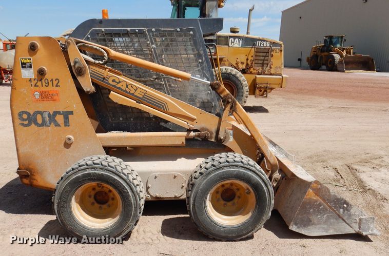 image for item IQ9635 1997 Case 90XT  skid steer loader