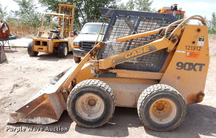 image for item IQ9635 1997 Case 90XT  skid steer loader