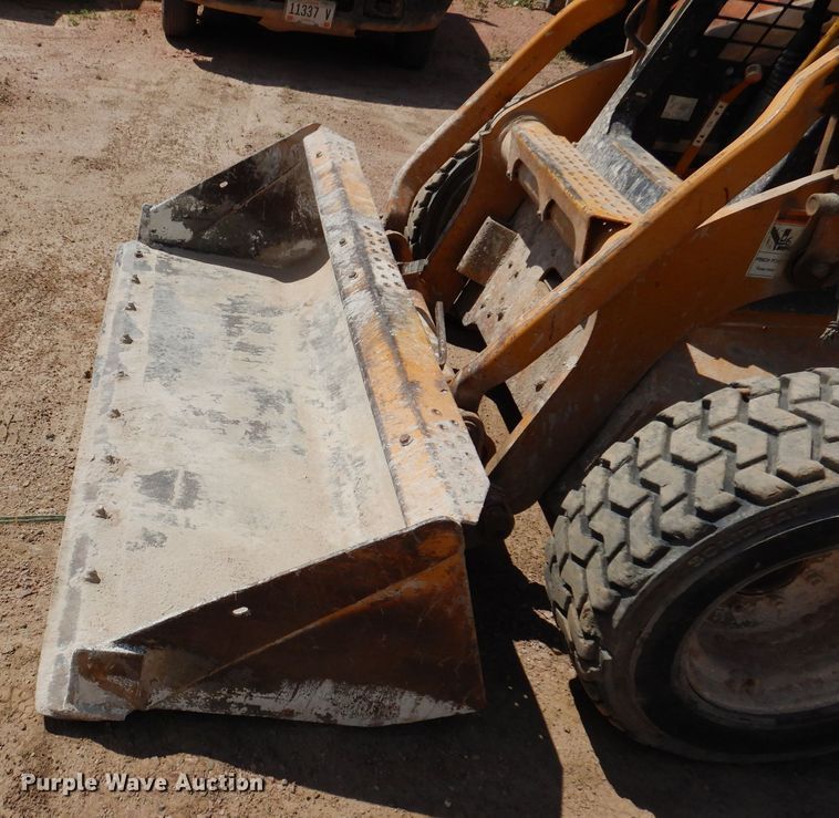 image for item IQ9635 1997 Case 90XT  skid steer loader