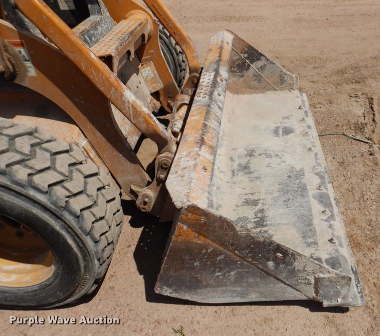 image for item IQ9635 1997 Case 90XT  skid steer loader