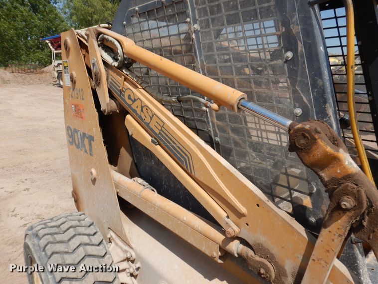 image for item IQ9635 1997 Case 90XT  skid steer loader