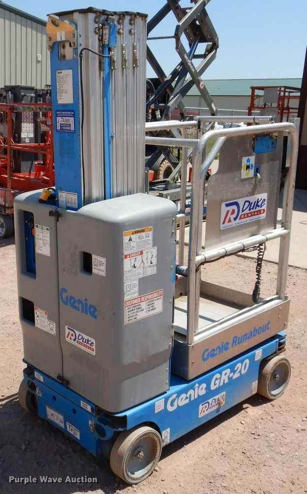 image for item IQ9642 2013 Genie GR20  vertical lift