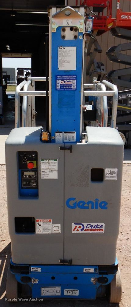 image for item IQ9642 2013 Genie GR20  vertical lift