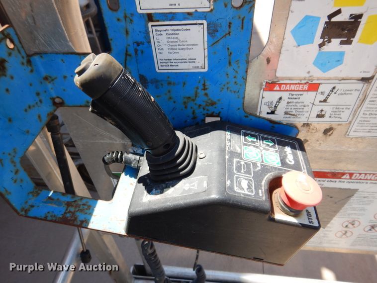 image for item IQ9642 2013 Genie GR20  vertical lift