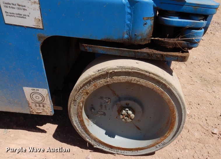 image for item IQ9642 2013 Genie GR20  vertical lift