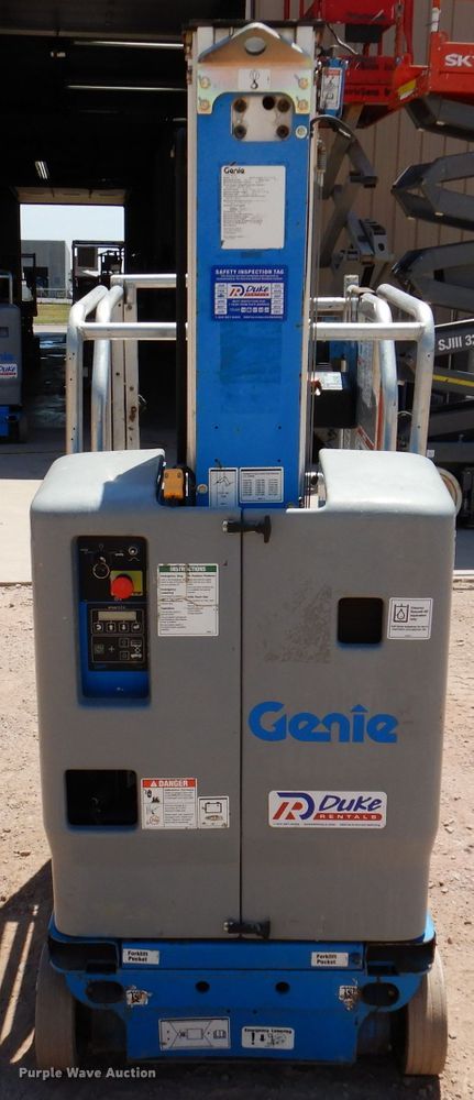 image for item IQ9643 2013 Genie GR20  vertical lift