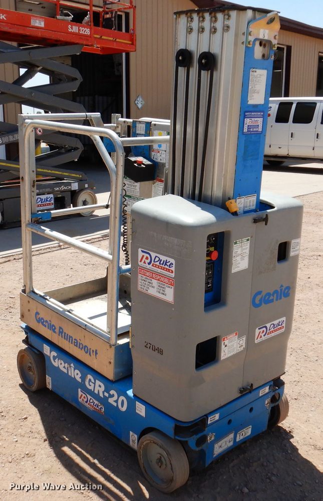 image for item IQ9643 2013 Genie GR20  vertical lift