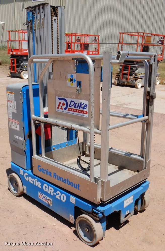 image for item IQ9643 2013 Genie GR20  vertical lift