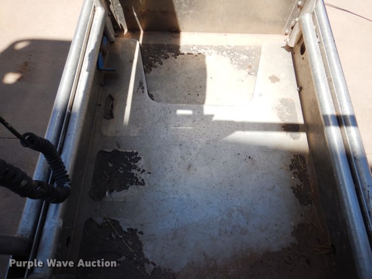 image for item IQ9643 2013 Genie GR20  vertical lift