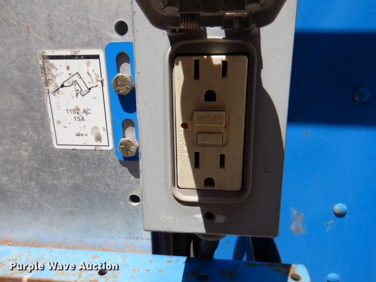 image for item IQ9643 2013 Genie GR20  vertical lift