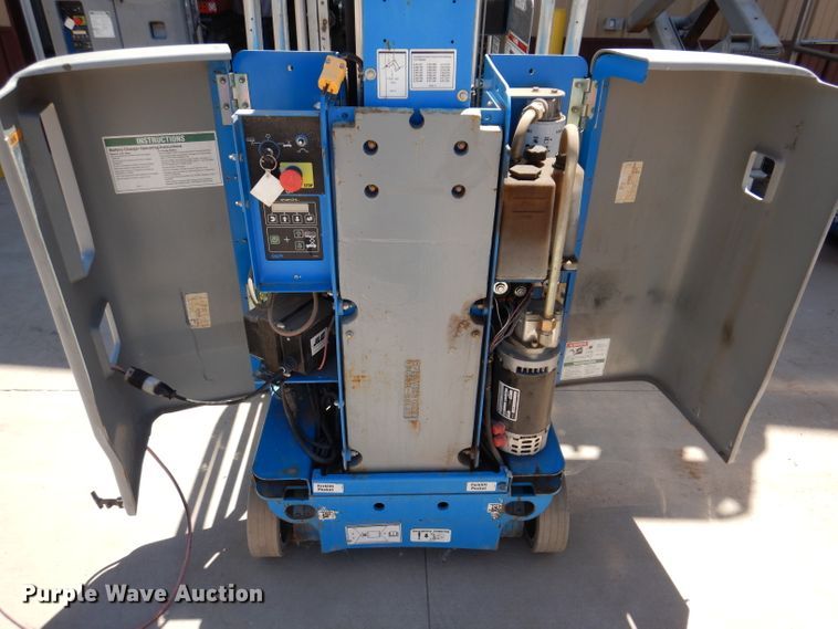 image for item IQ9643 2013 Genie GR20  vertical lift