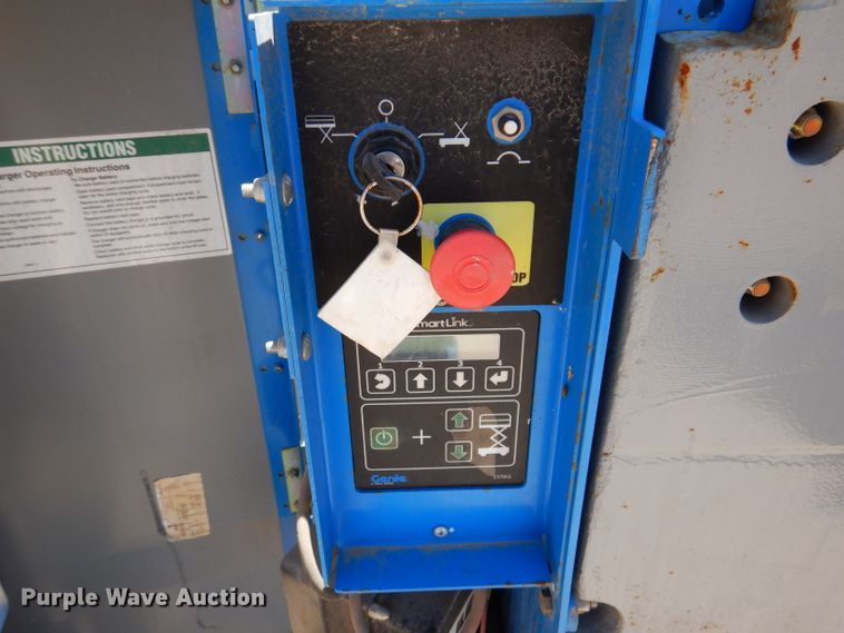 image for item IQ9643 2013 Genie GR20  vertical lift