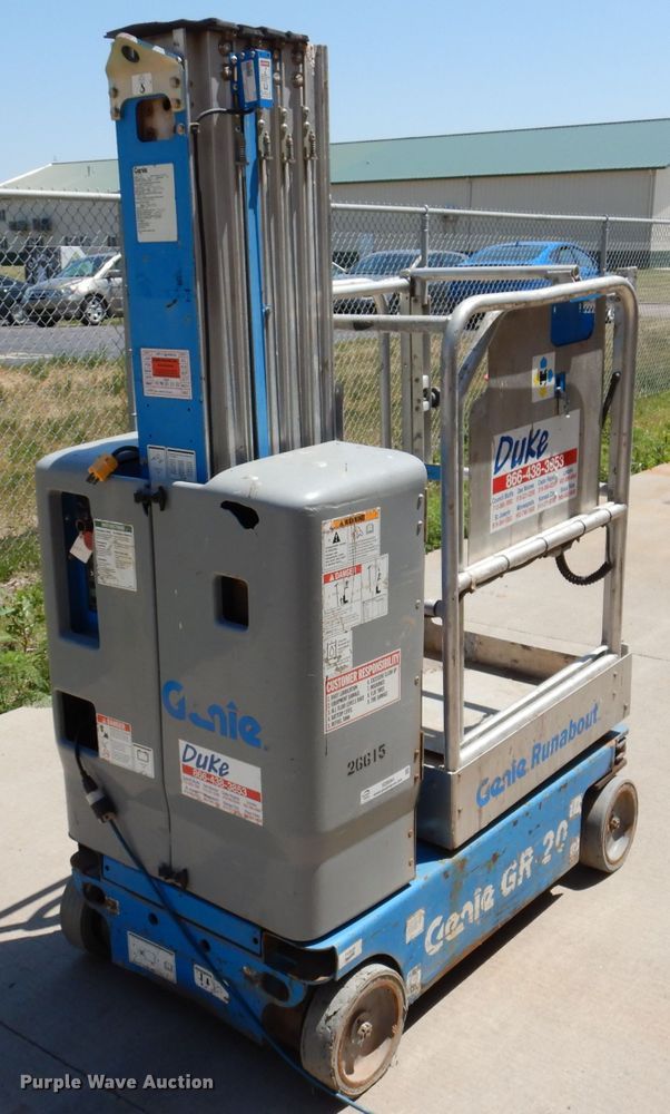 image for item IQ9644 2013 Genie GR20  vertical lift