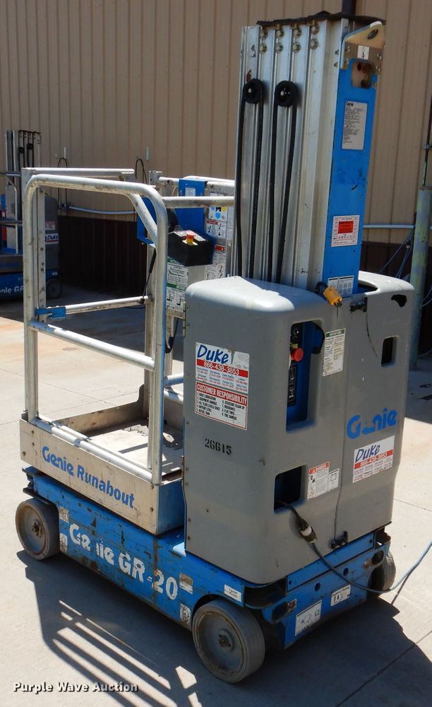 image for item IQ9644 2013 Genie GR20  vertical lift