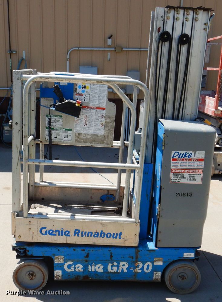 image for item IQ9644 2013 Genie GR20  vertical lift