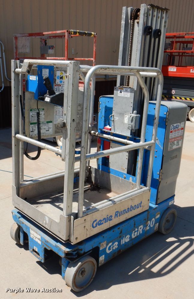 image for item IQ9644 2013 Genie GR20  vertical lift
