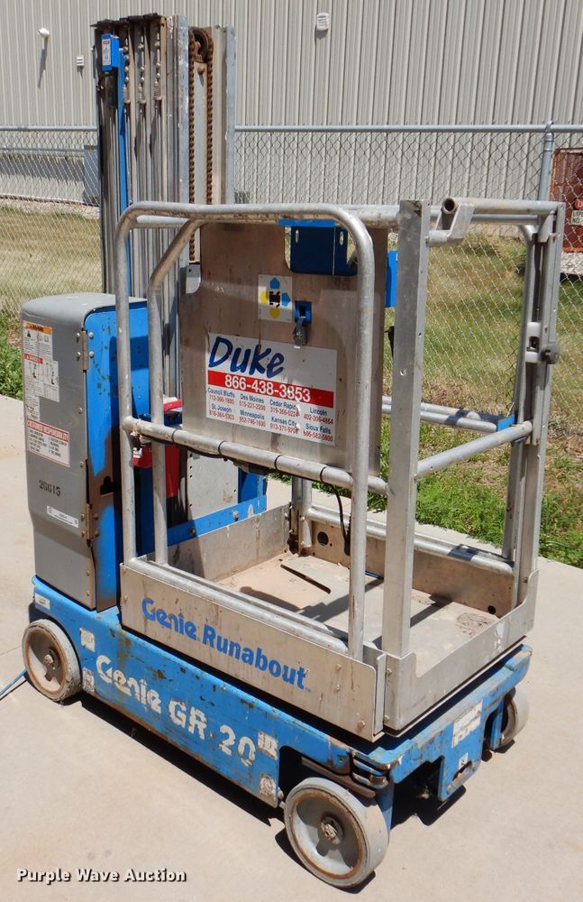 image for item IQ9644 2013 Genie GR20  vertical lift