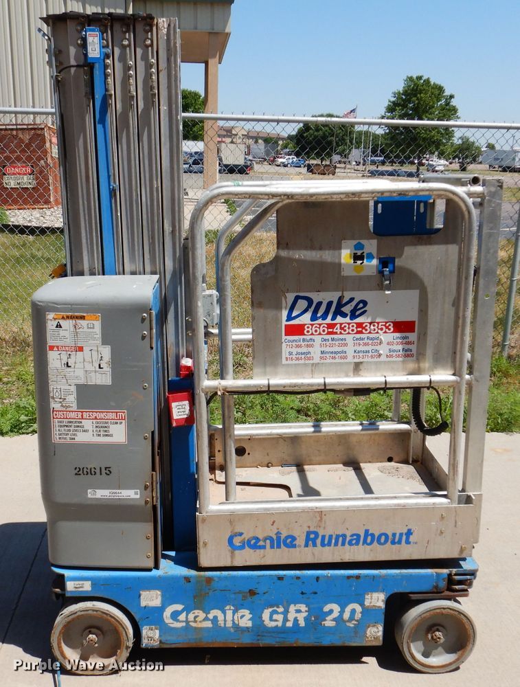 image for item IQ9644 2013 Genie GR20  vertical lift