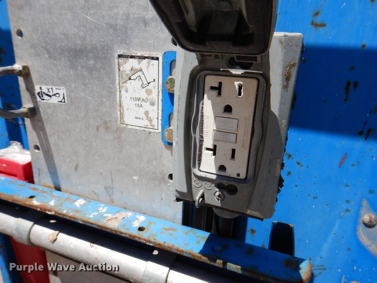 image for item IQ9644 2013 Genie GR20  vertical lift