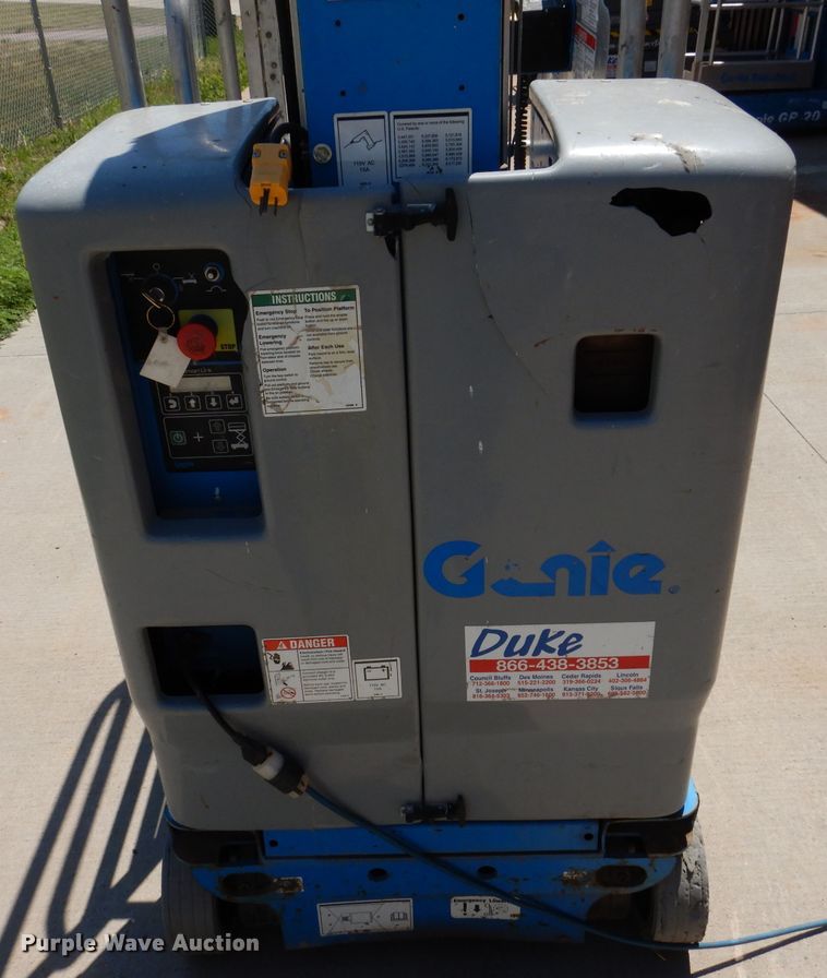image for item IQ9644 2013 Genie GR20  vertical lift