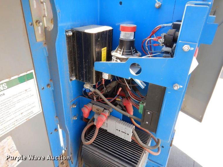 image for item IQ9644 2013 Genie GR20  vertical lift