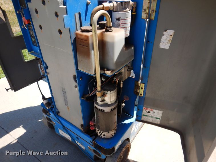 image for item IQ9644 2013 Genie GR20  vertical lift