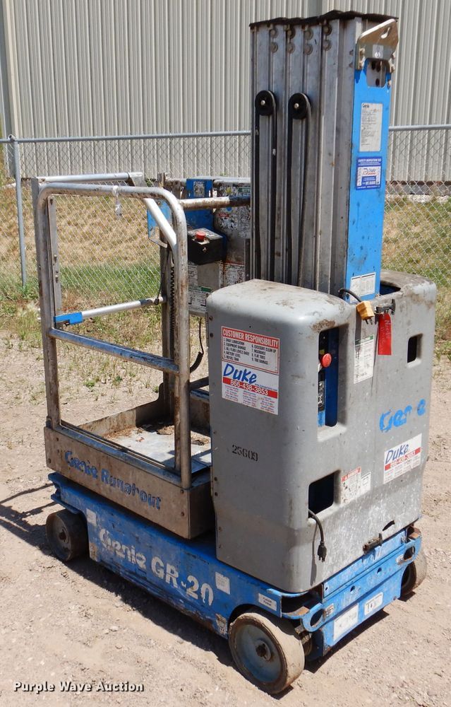 image for item IQ9645 2013 Genie GR20  vertical lift