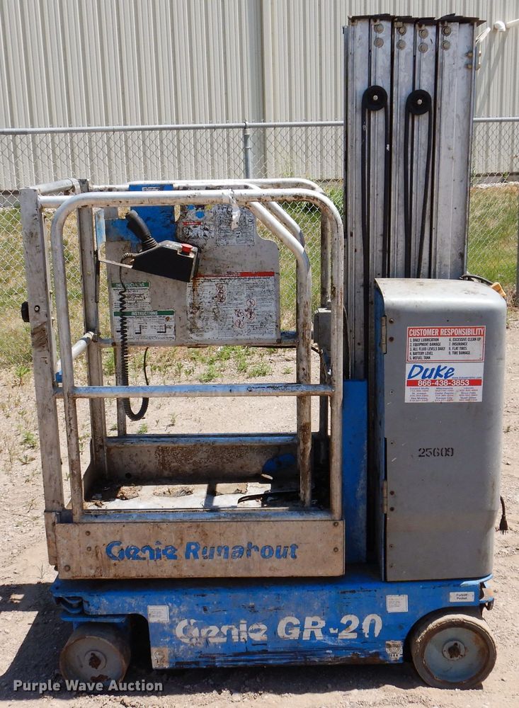 image for item IQ9645 2013 Genie GR20  vertical lift