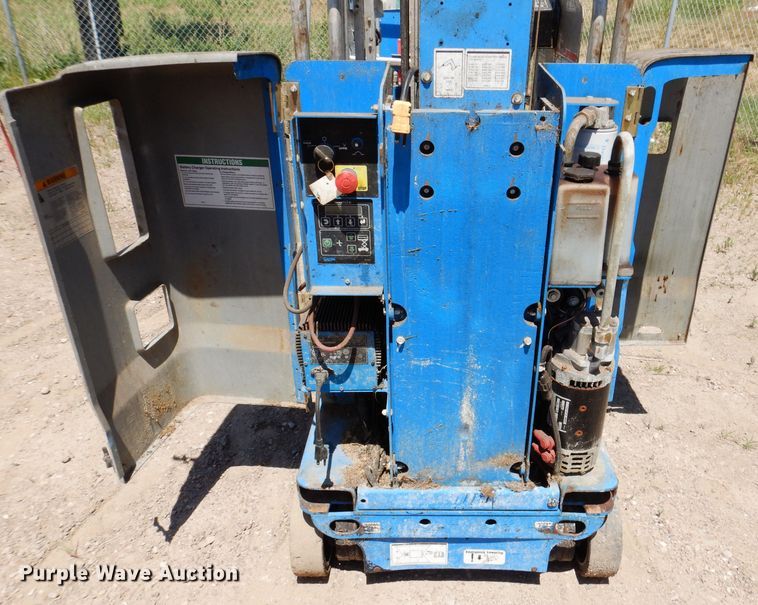 image for item IQ9645 2013 Genie GR20  vertical lift
