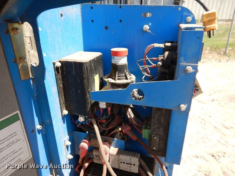 image for item IQ9645 2013 Genie GR20  vertical lift