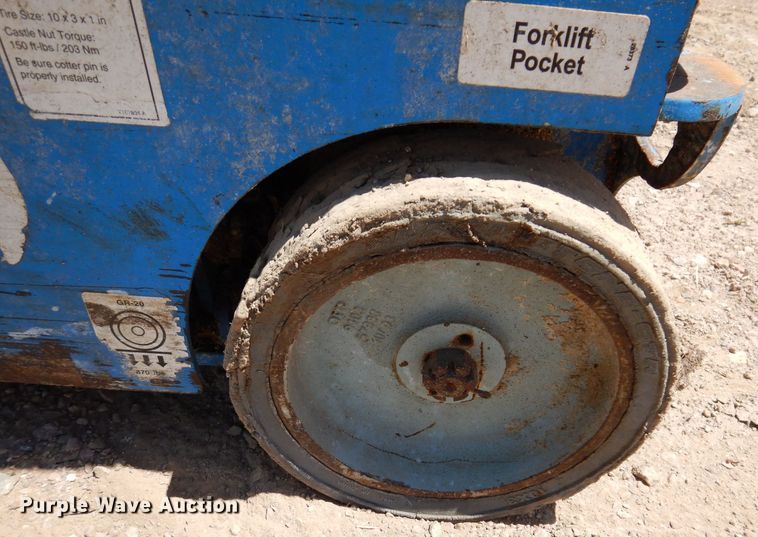 image for item IQ9645 2013 Genie GR20  vertical lift