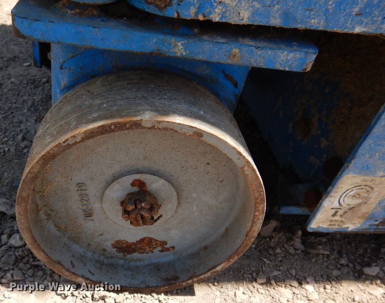 image for item IQ9645 2013 Genie GR20  vertical lift