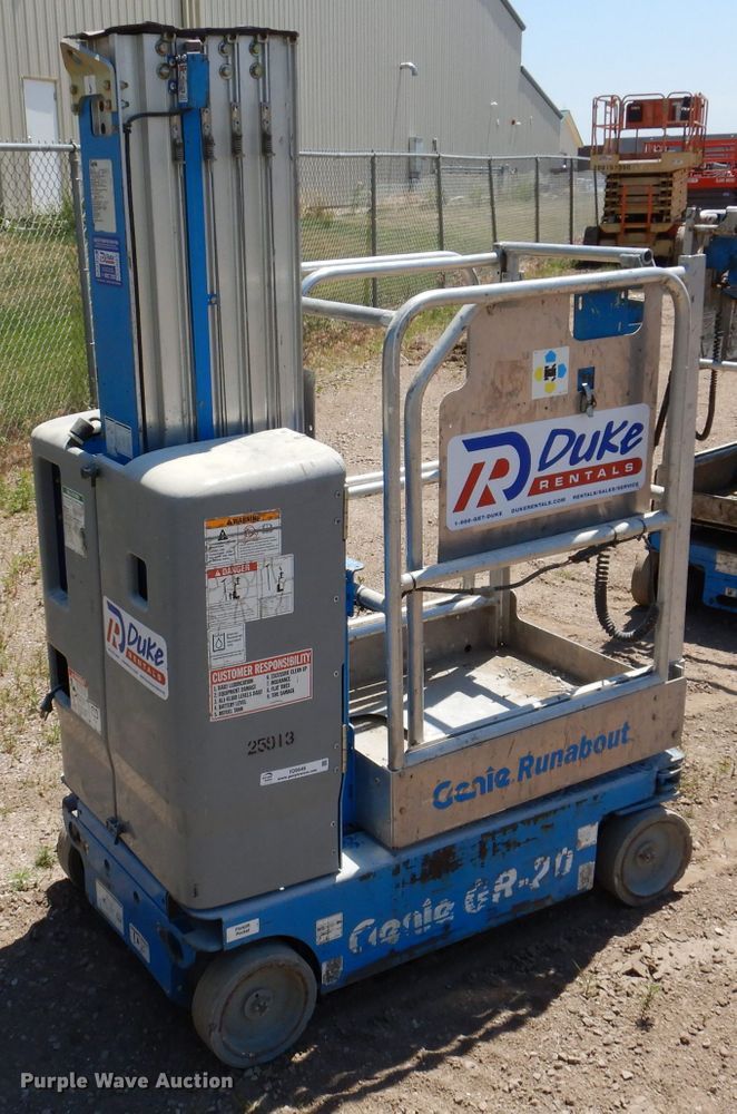 image for item IQ9646 2013 Genie GR20  vertical lift