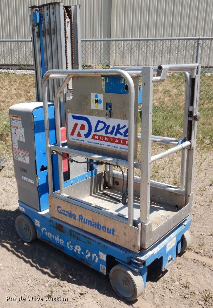 image for item IQ9646 2013 Genie GR20  vertical lift