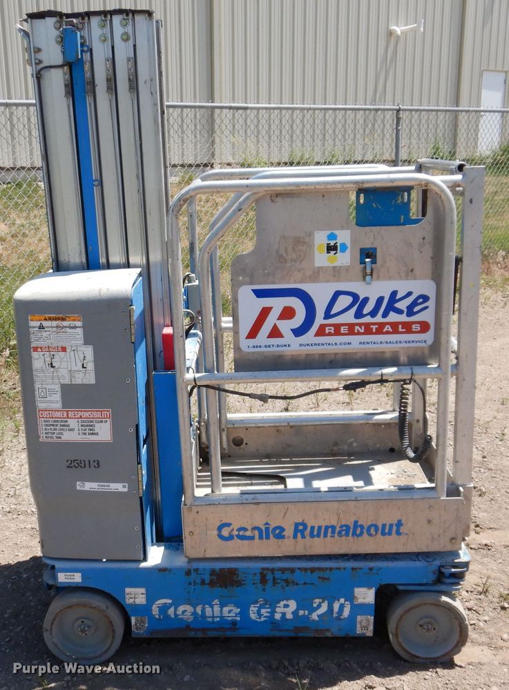 image for item IQ9646 2013 Genie GR20  vertical lift