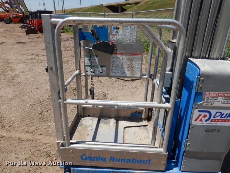 image for item IQ9646 2013 Genie GR20  vertical lift