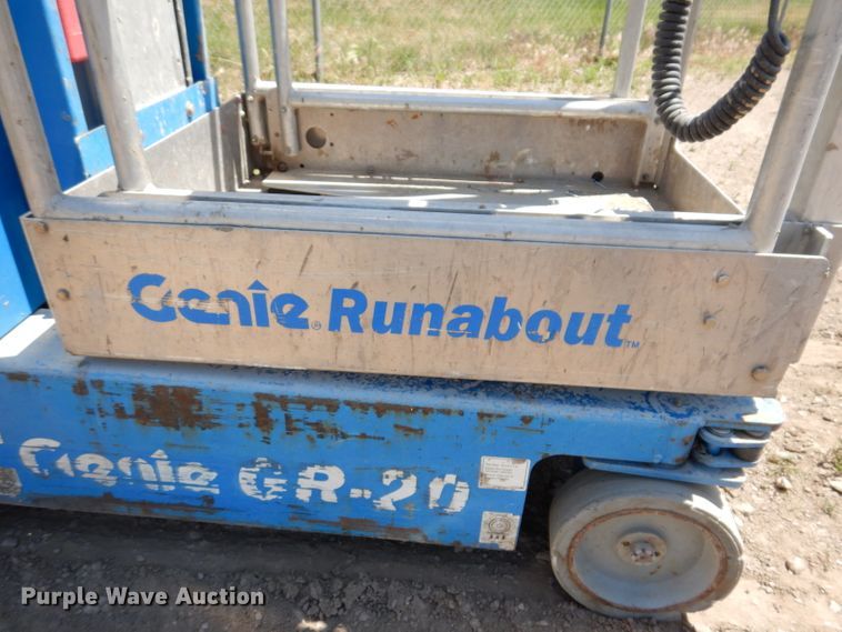 image for item IQ9646 2013 Genie GR20  vertical lift