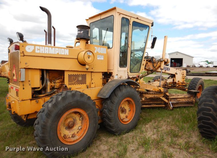 image for item IQ9649 1987 Champion 740A  motor grader