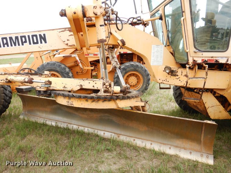 image for item IQ9649 1987 Champion 740A  motor grader