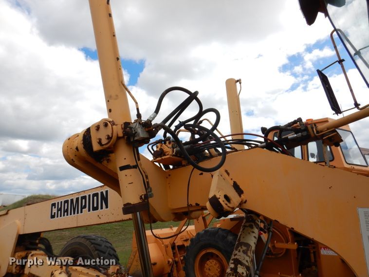 image for item IQ9649 1987 Champion 740A  motor grader