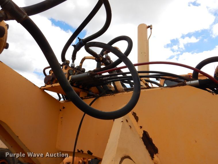 image for item IQ9649 1987 Champion 740A  motor grader