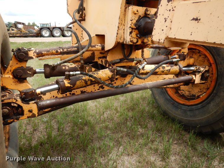 image for item IQ9649 1987 Champion 740A  motor grader