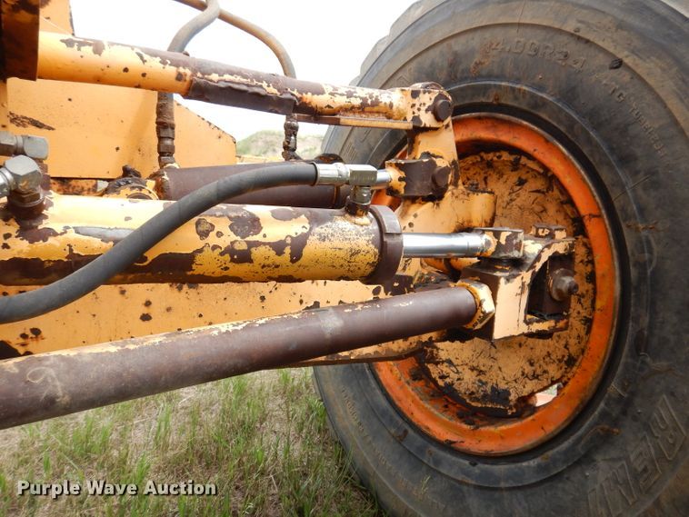 image for item IQ9649 1987 Champion 740A  motor grader